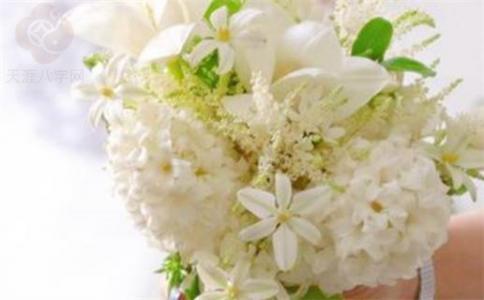 2025年农历冬月初二领证吉日查询 今日领证结婚好不好